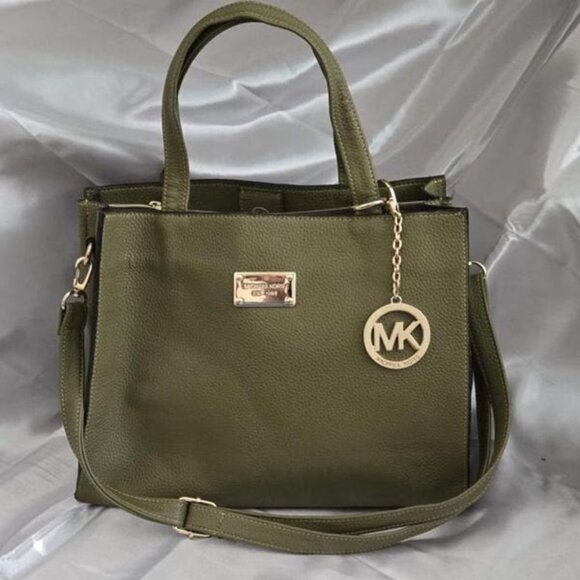 NWOT💥MICHAEL KORS VINTAGE OLIVE SHOULDER BAG CROSSBODY BAG 💥AWESOME! - Picture 1 of 7